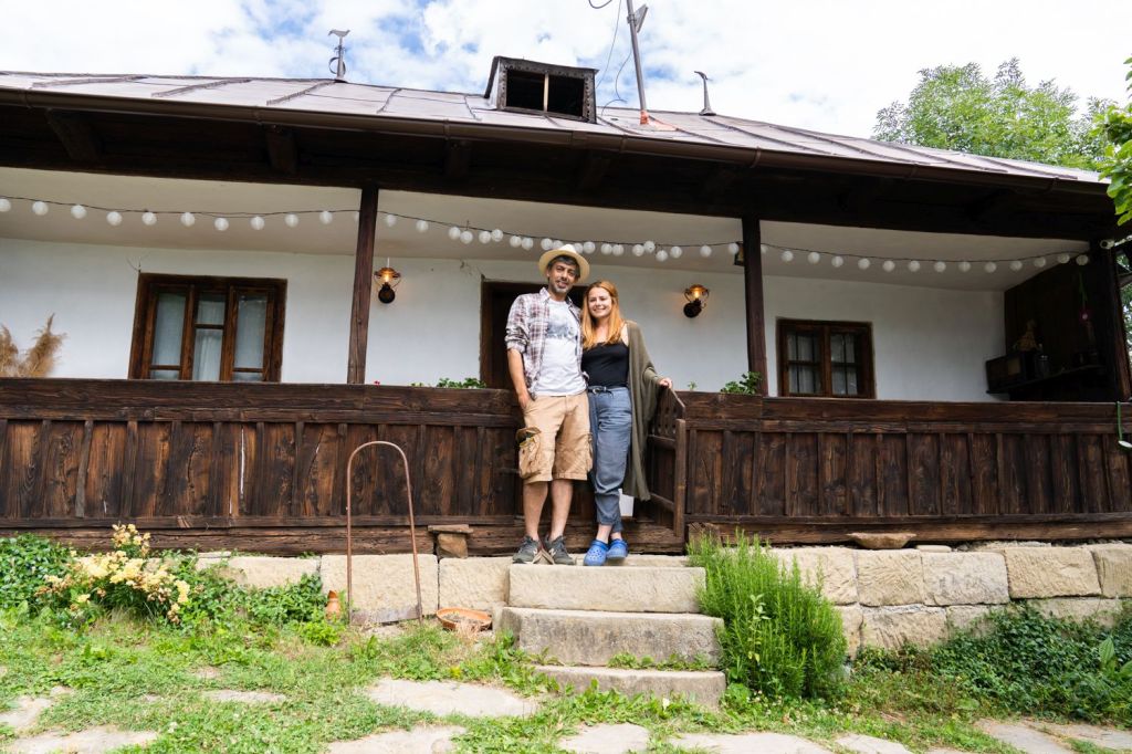 casa chirpici alexandra ahmed