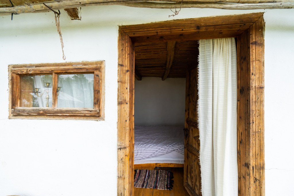 hambar casa chirpici