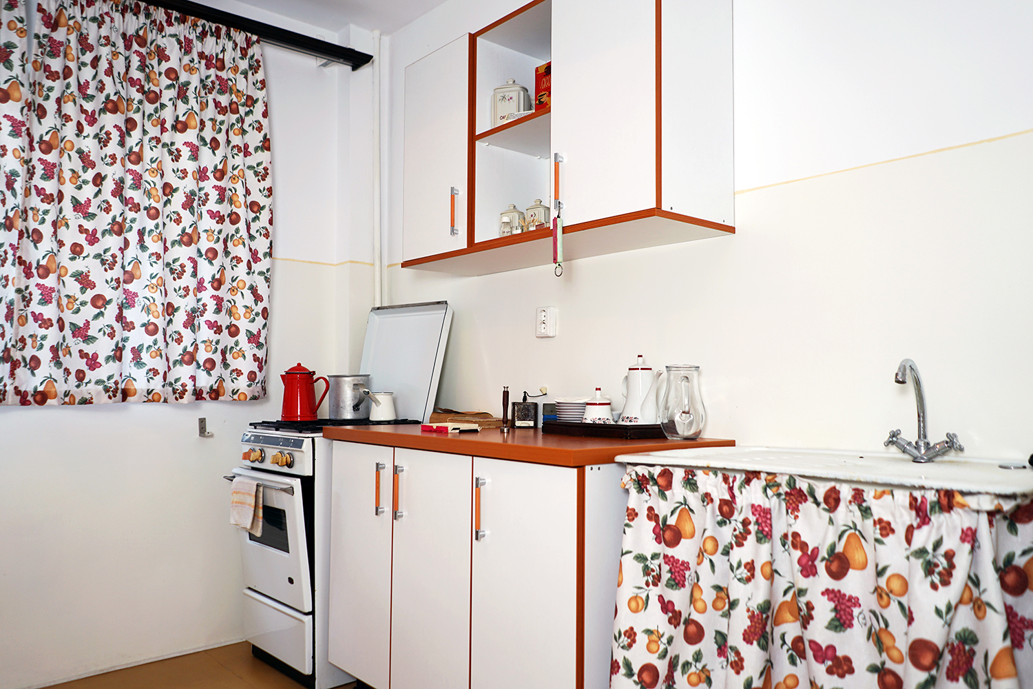 Mobila din bucătărie este singura realizată pe comandă, pentru că nu au găsit ce căutau.