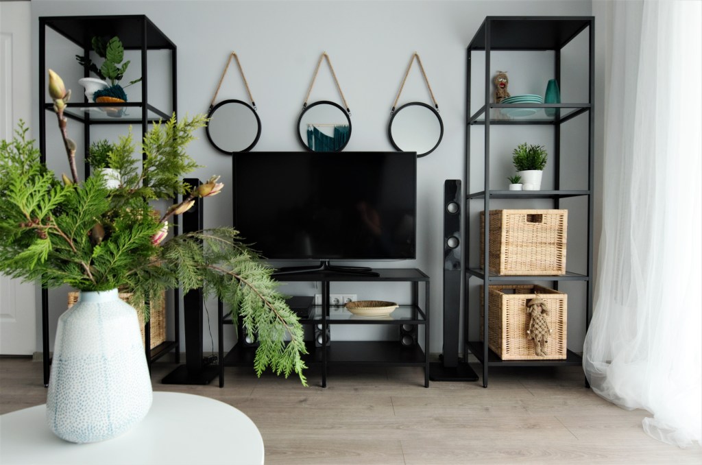 tur lovedeco Simona Ungurean apartament mobilier metal