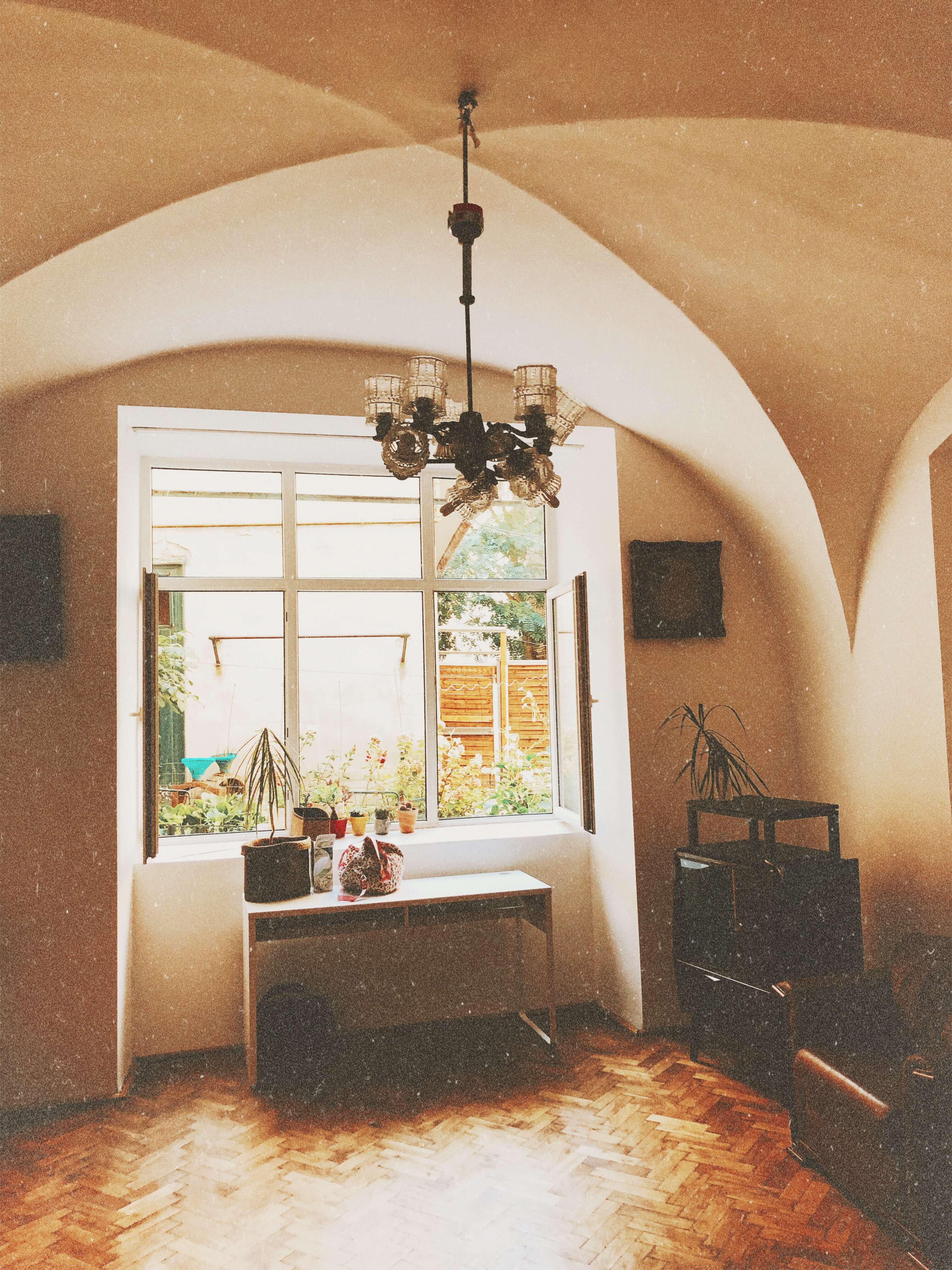 tur lovedeco cristina frei amenajare garsoniera cluj camera