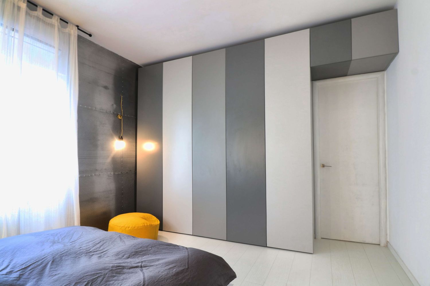 apartament studio foto dressing gri