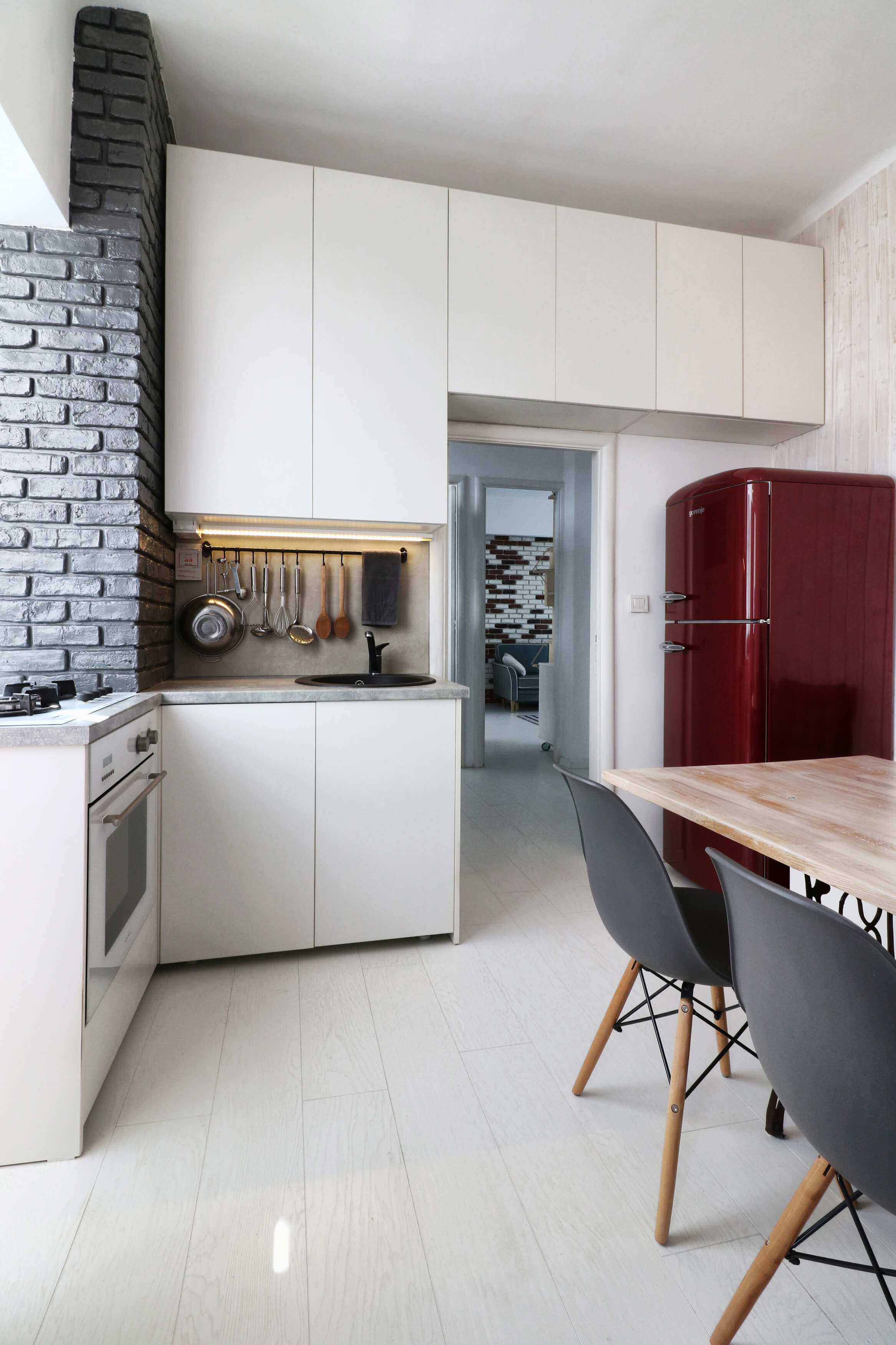 perete caramida aparenta in bucatarie