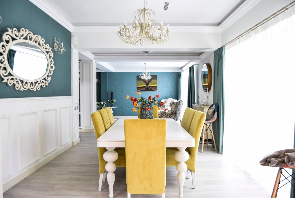 casa cu piscina dining