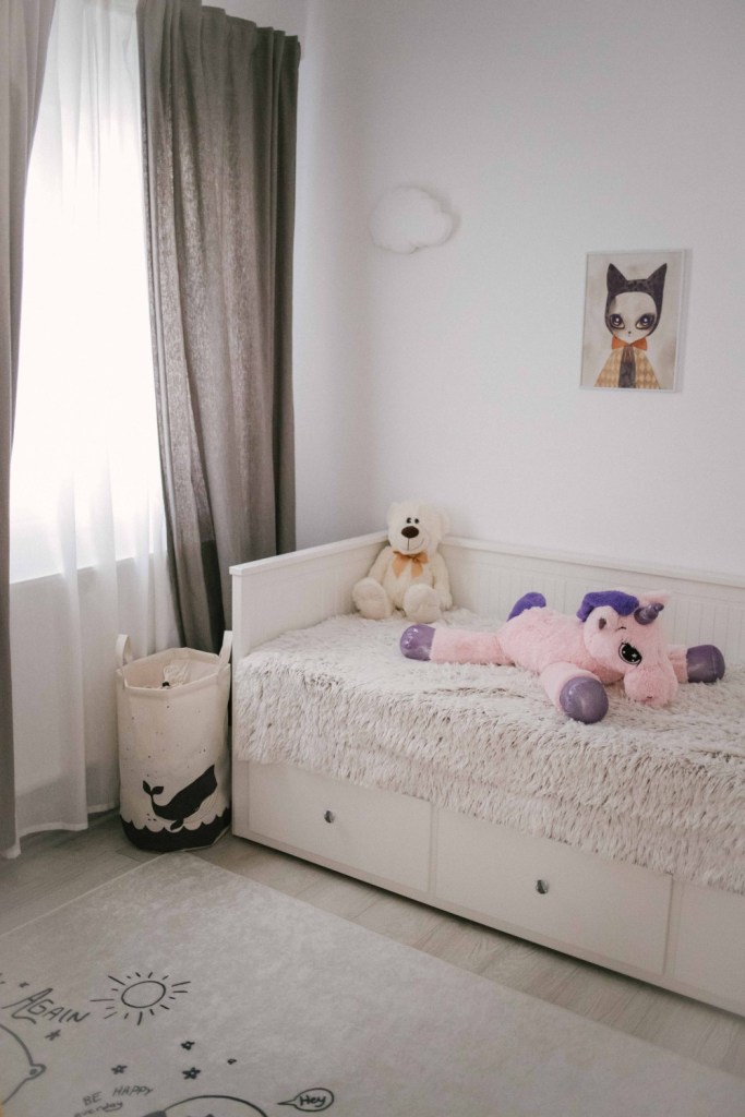 home_tour_ioana_buru_cameră_fetiță