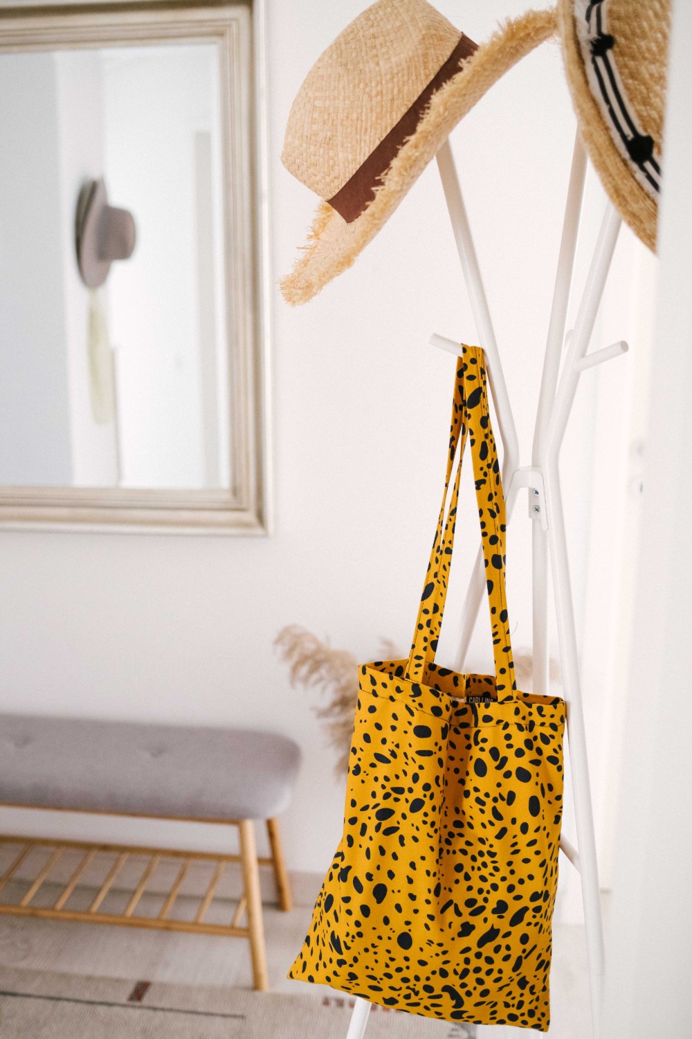 home_tour_ioana_buru_cuier_IKEA