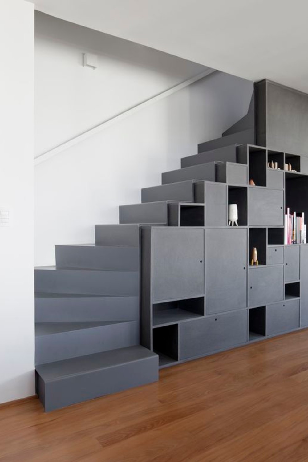 spatiu sub scari - depozitare 1