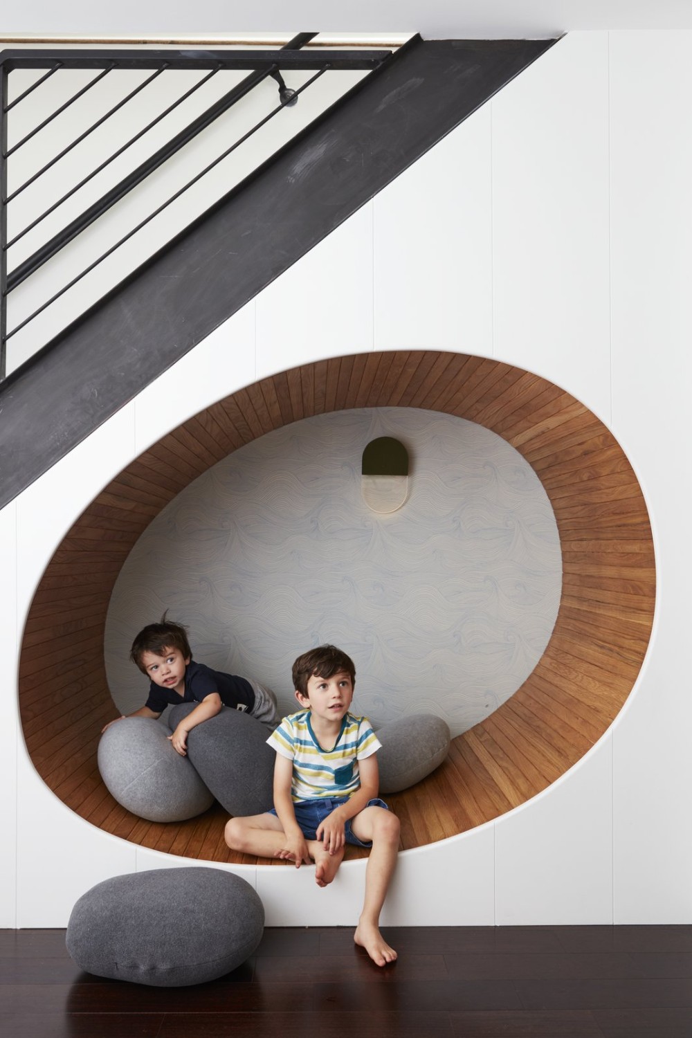 spatiu sub scari - joaca 2