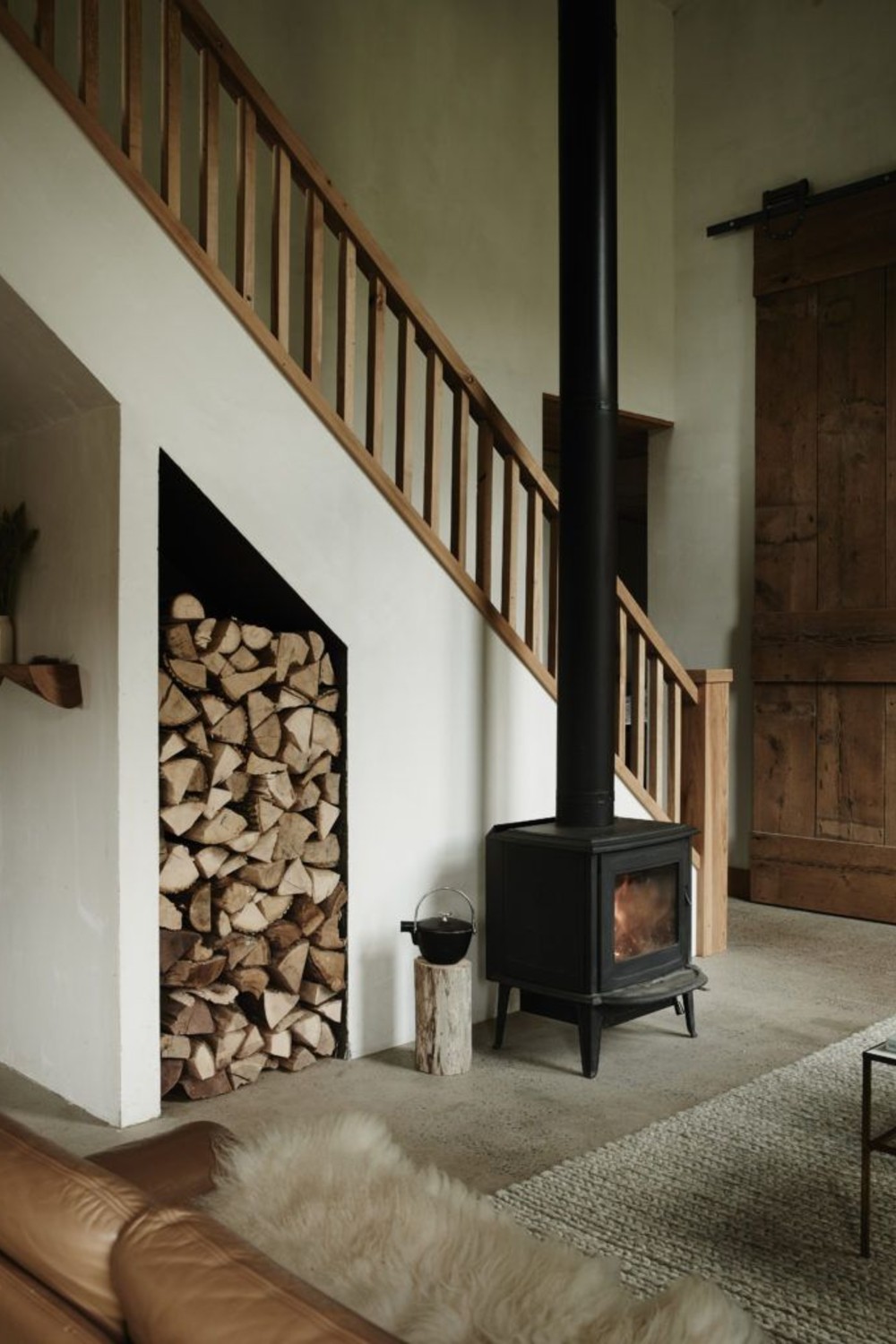 spatiu sub scari - semineu