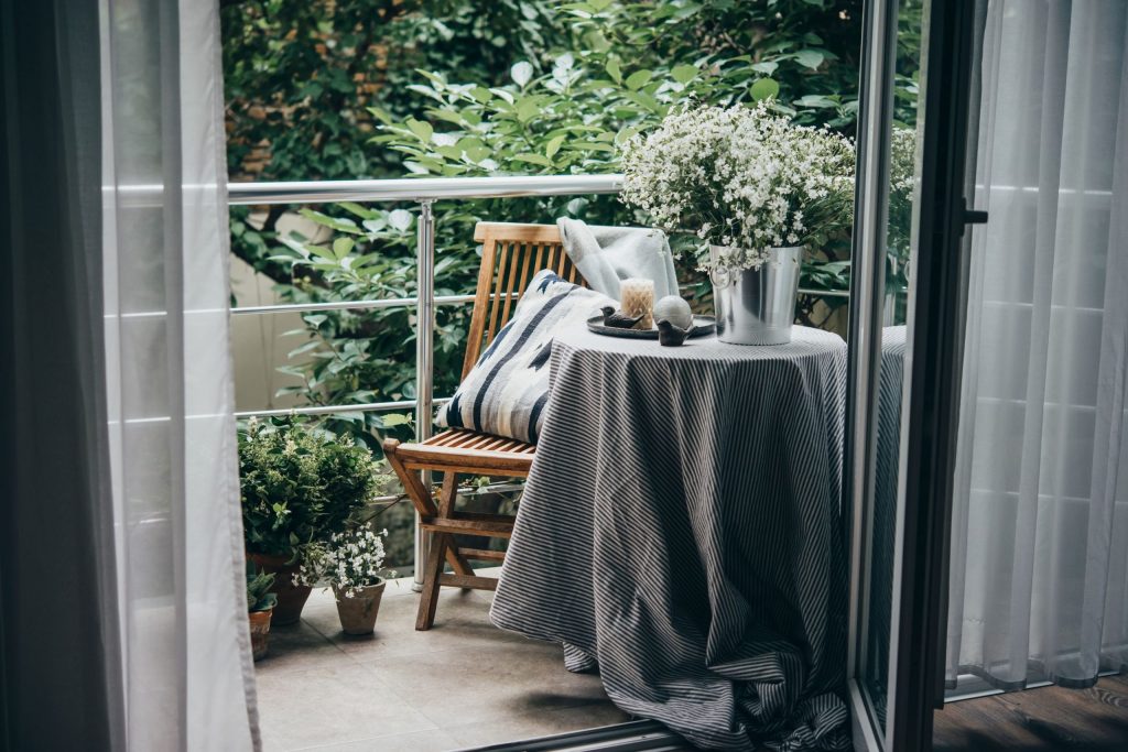 amenajare balcon mic