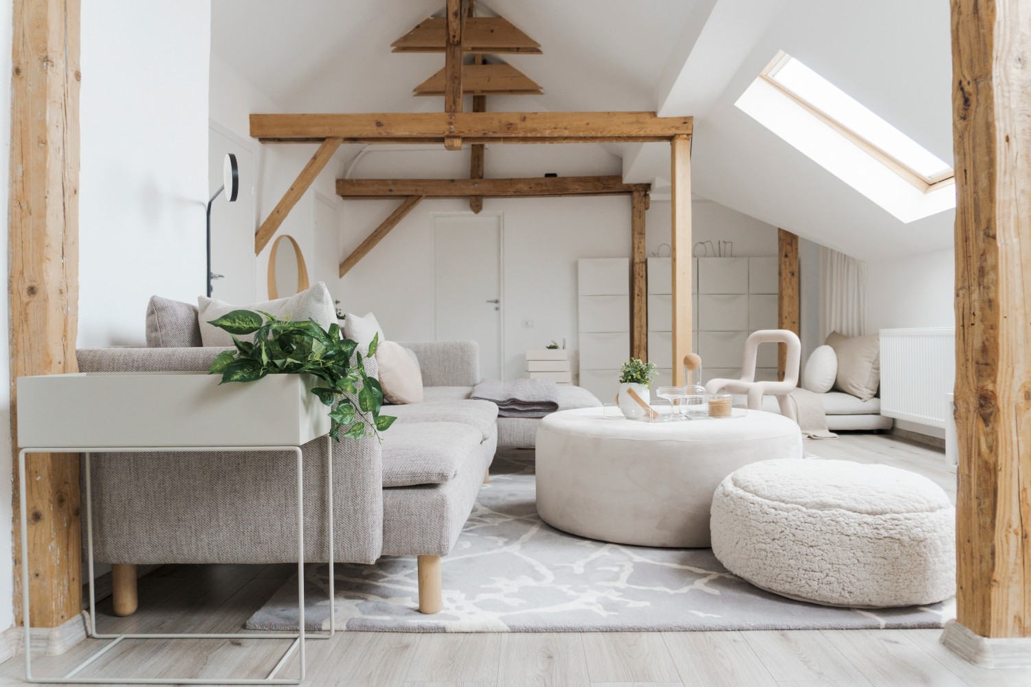 home_tour_mansardă_raluca_dofin
