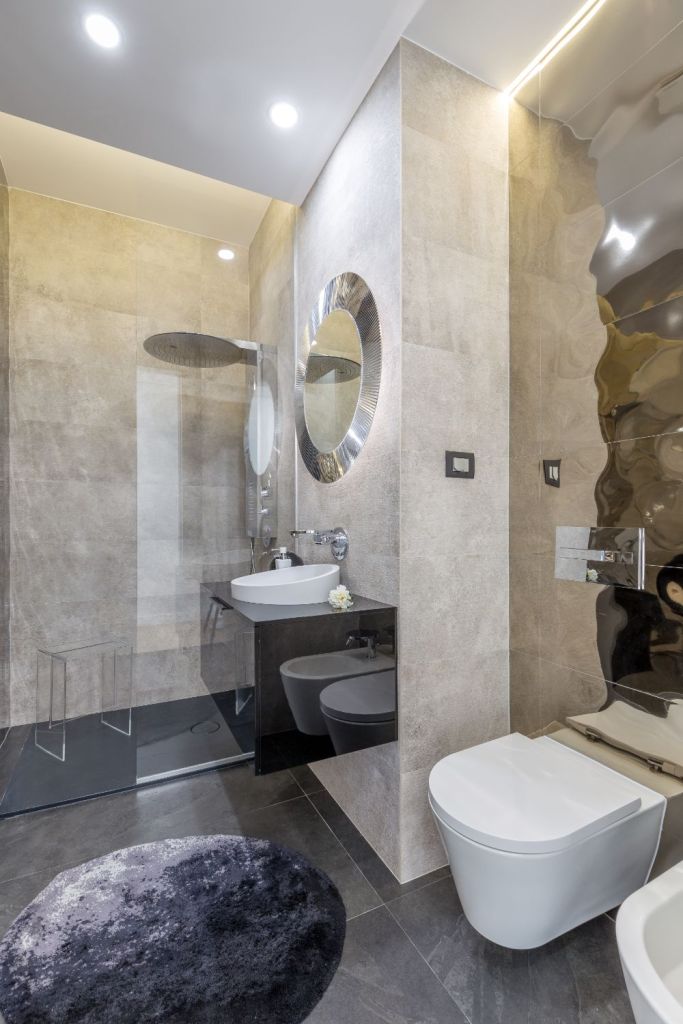 modele de bai cu gresie si faianta