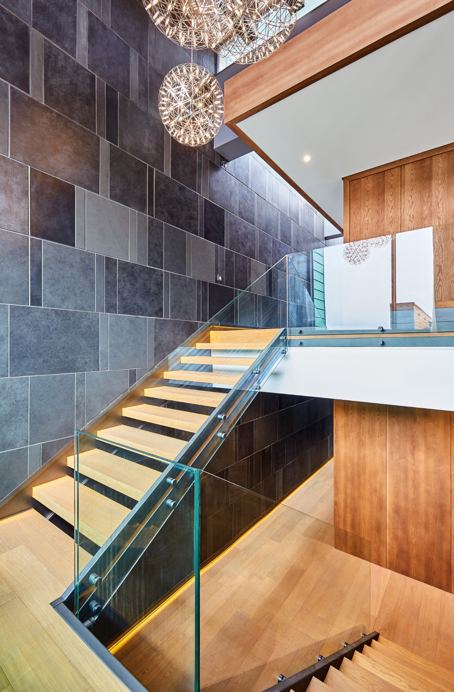 Scara interioara lemn sticla ardezie_loft duplex Brasov_In Situ (3)