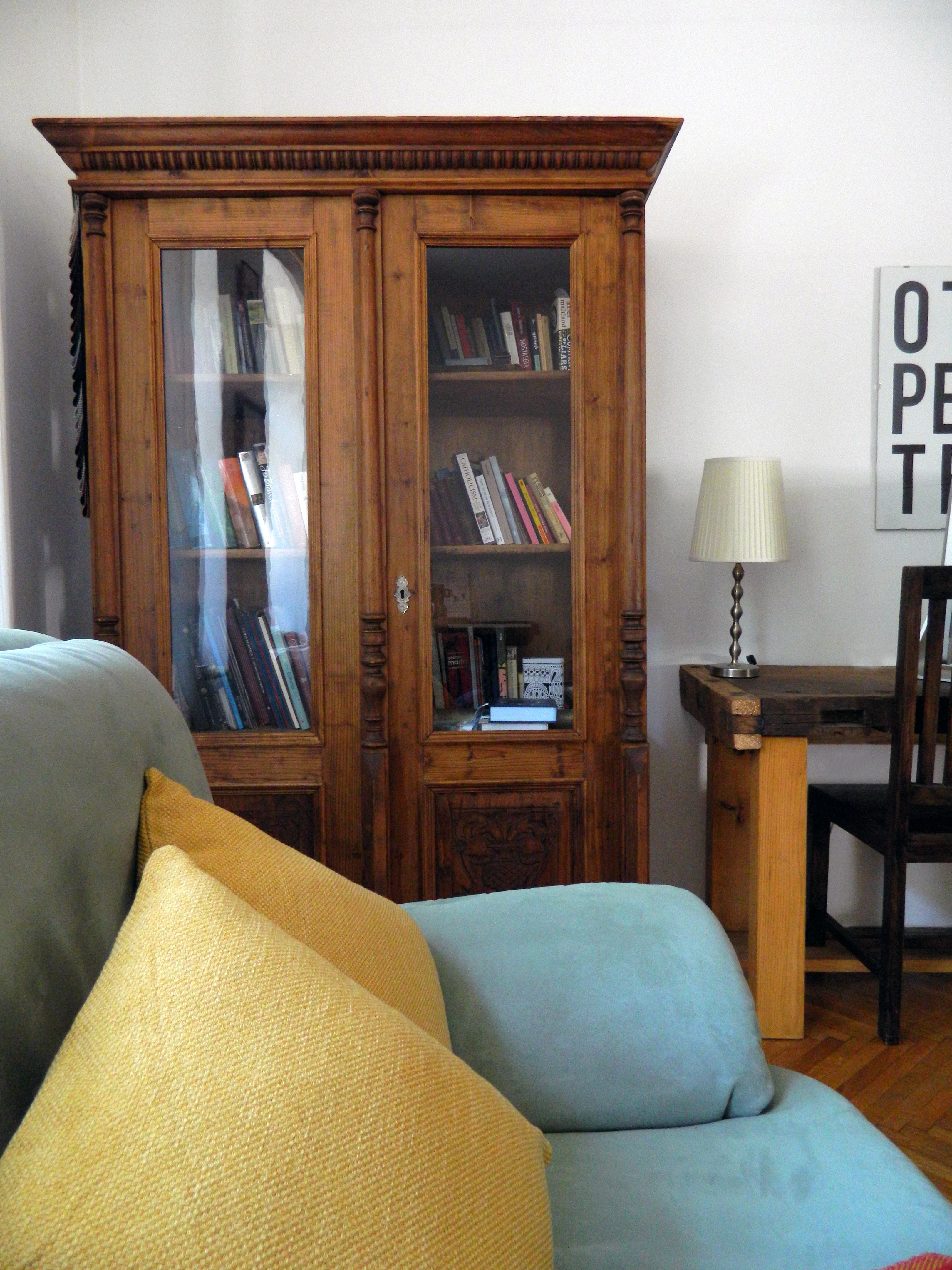 biblioteca restaurata living