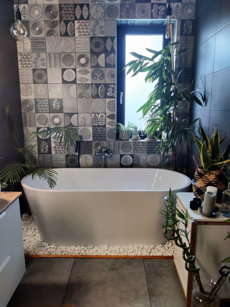 cada freestanding pietre decorative