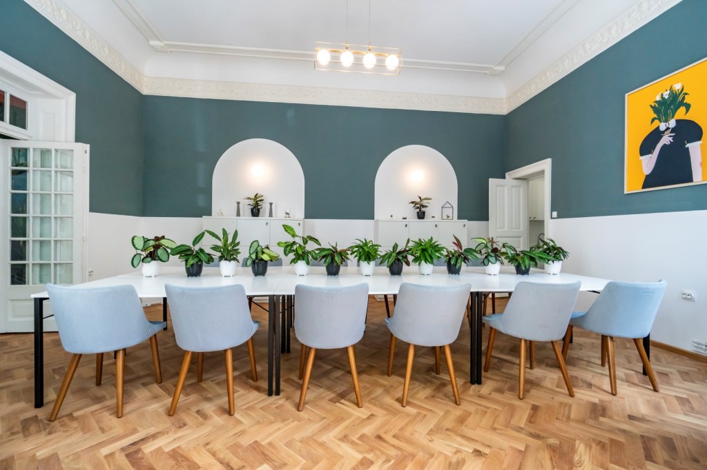 Așa arată casa renovată în prezent