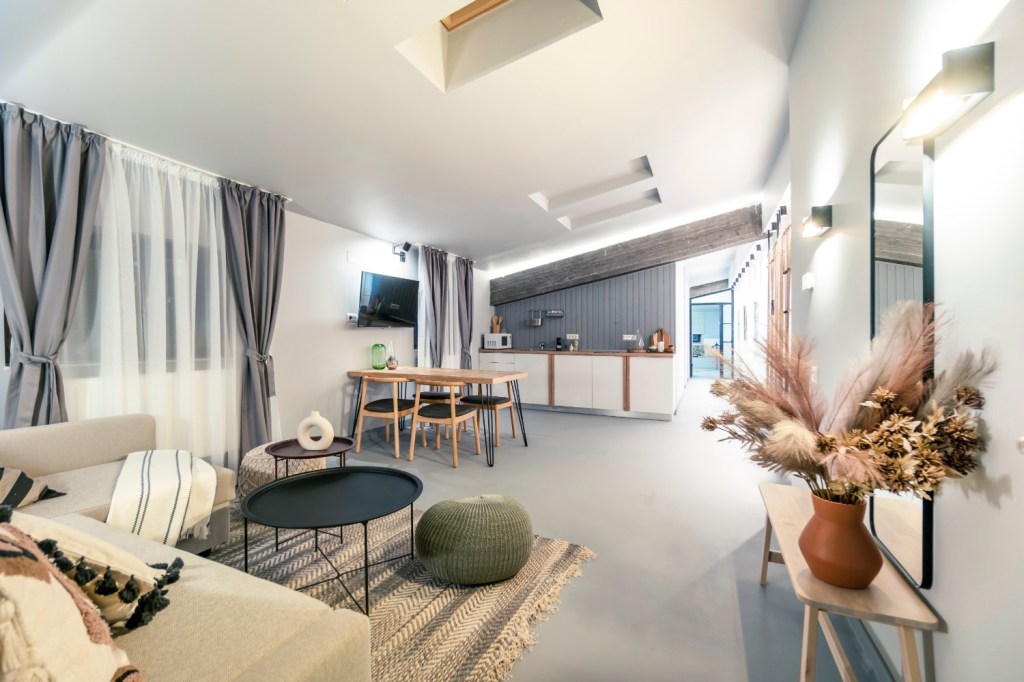 Apartament de inchiriat AirBnb Bucuresti stil boho chic - arh. Andra Bica Kanso Design (10)