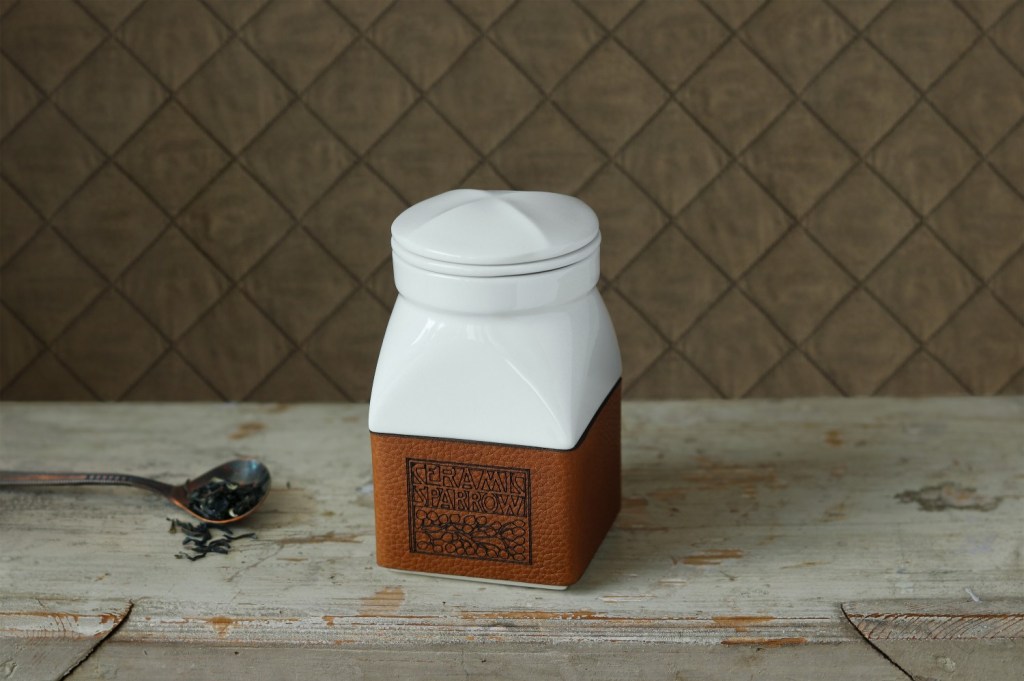 Ceainic alb din portelan Ceramic Sparrow (1)