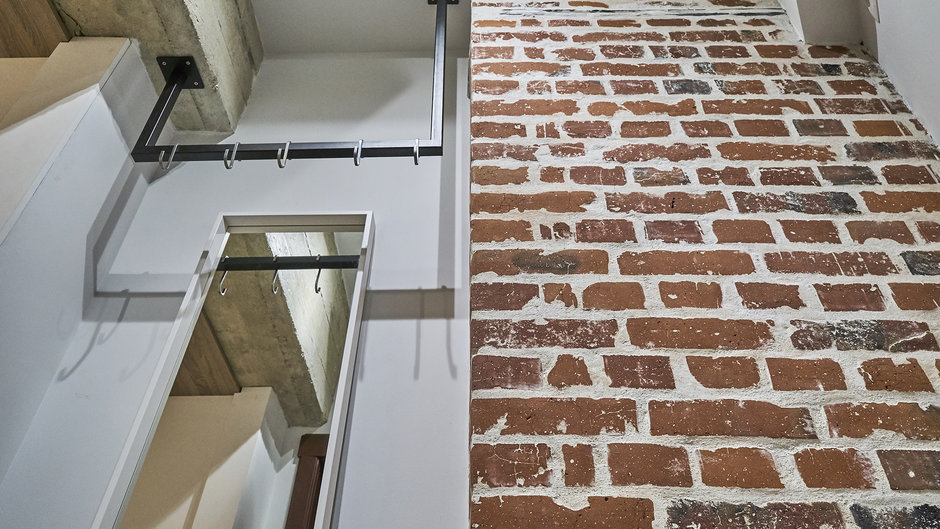 Renovare apartament vechi Universitate - dulap alb