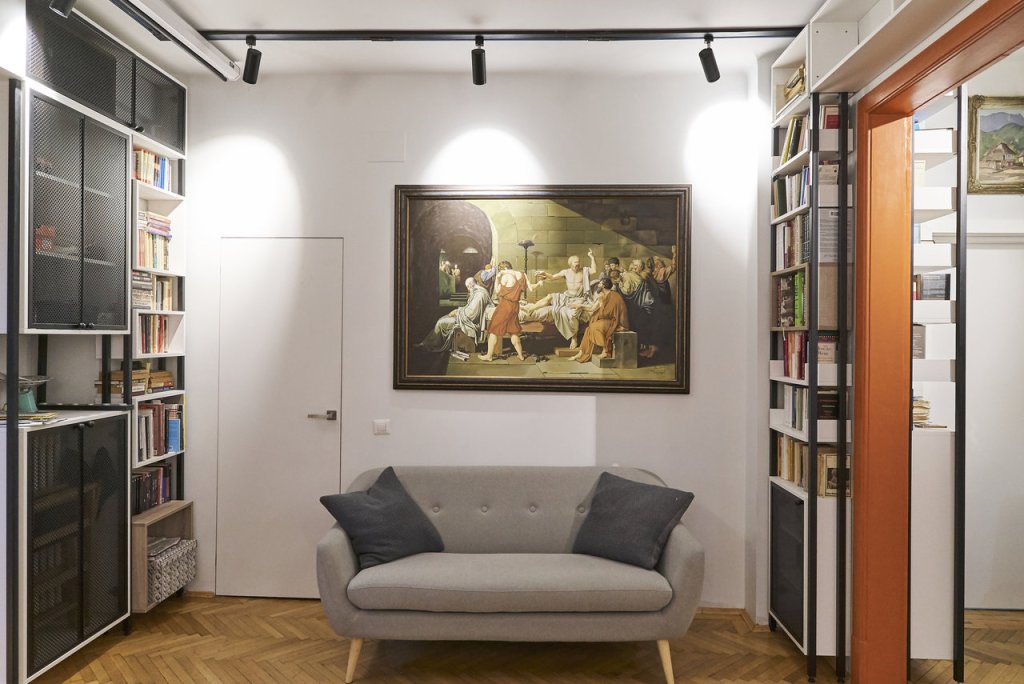 Renovare apartament vechi Universitate - dulap alb