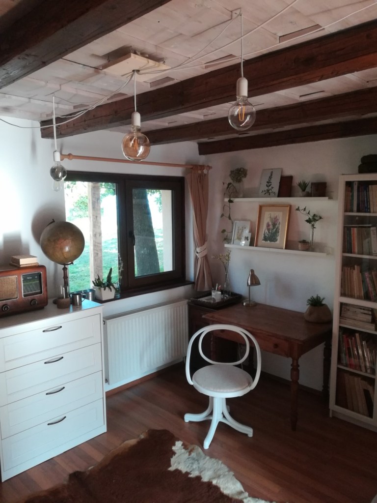 Proprietara spune că fiecare obiect din casă are propria poveste