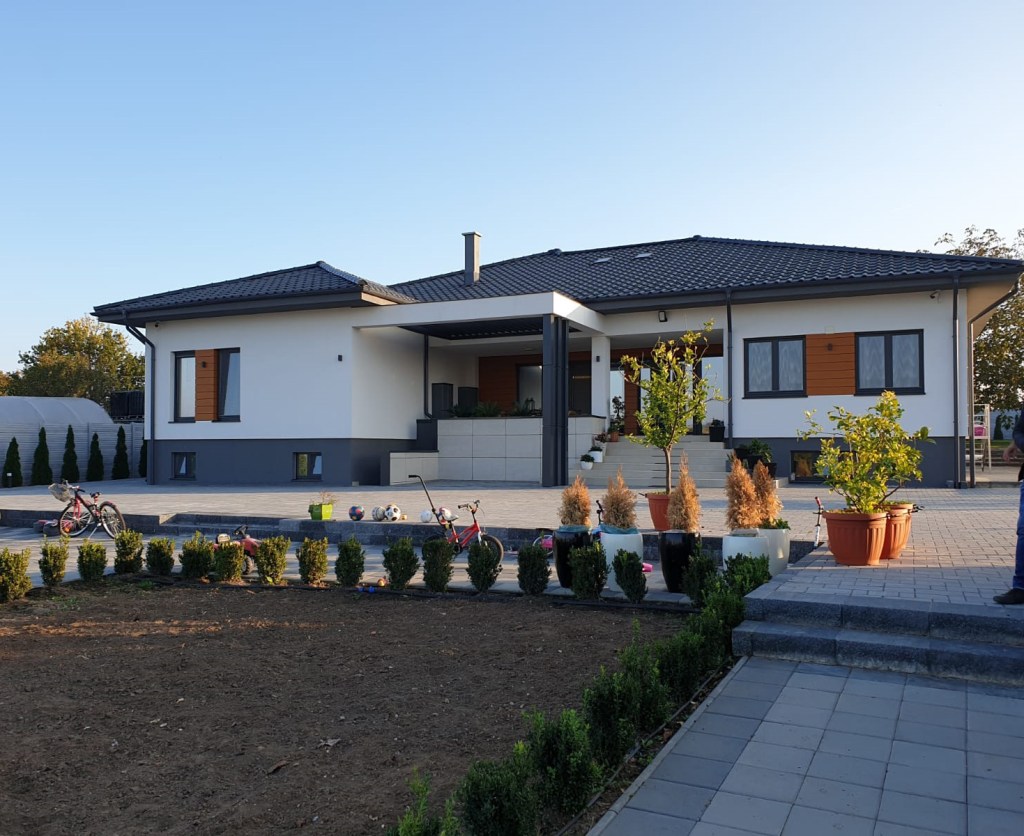 Casa cu gradina - arhitectura Alfa Invest