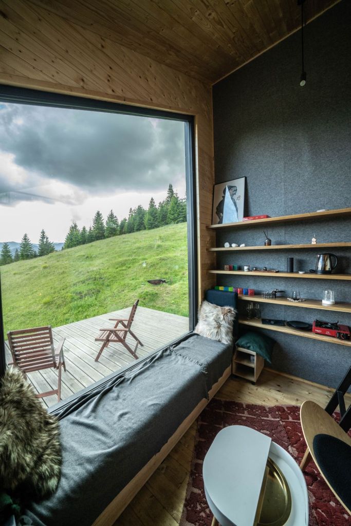cabane de inchiriat Lemn și minimalism, cuvintele de ordine ale designului