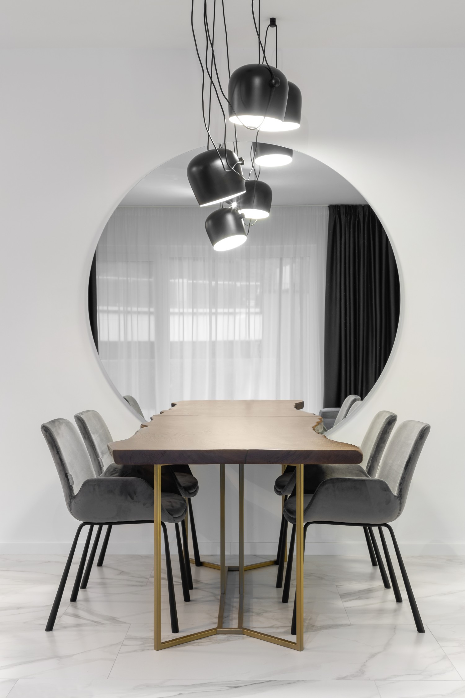 Living minimalist cu gri si accente de alama - Studio 2.1 - Bucuresti (6)