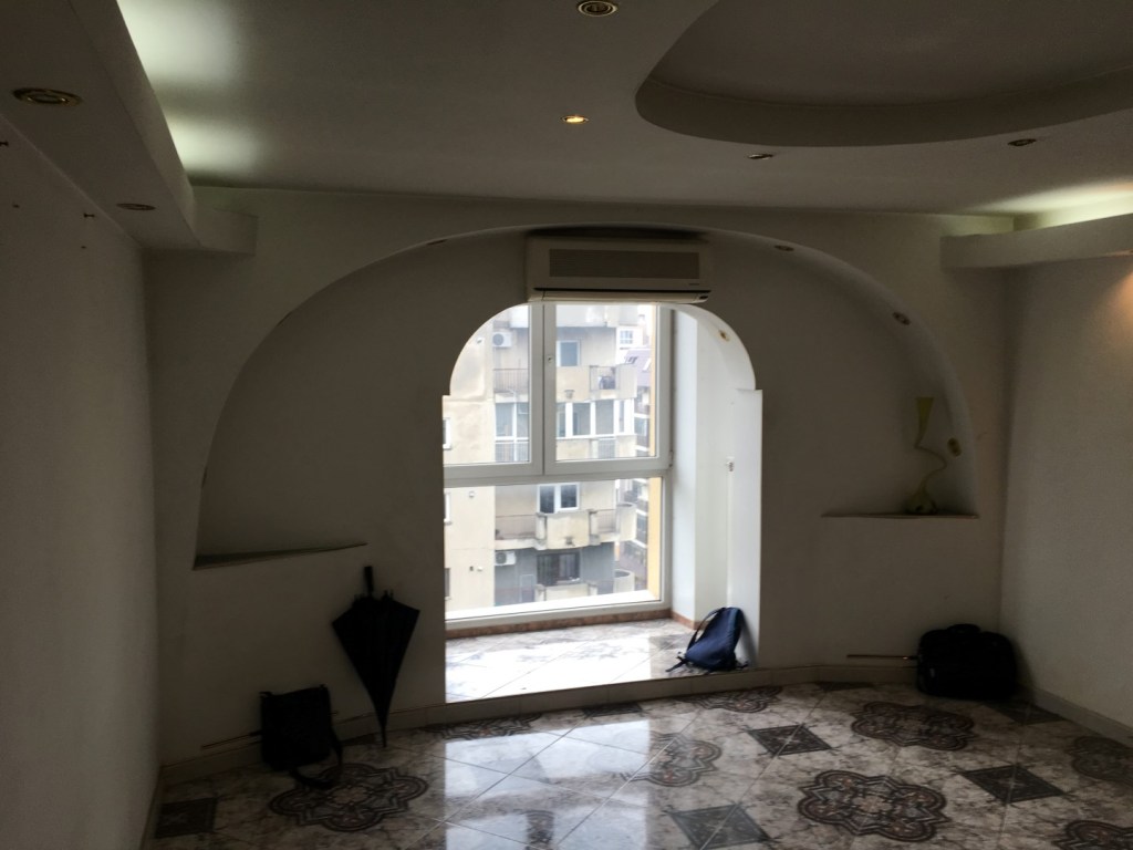 Living inainte de renovare