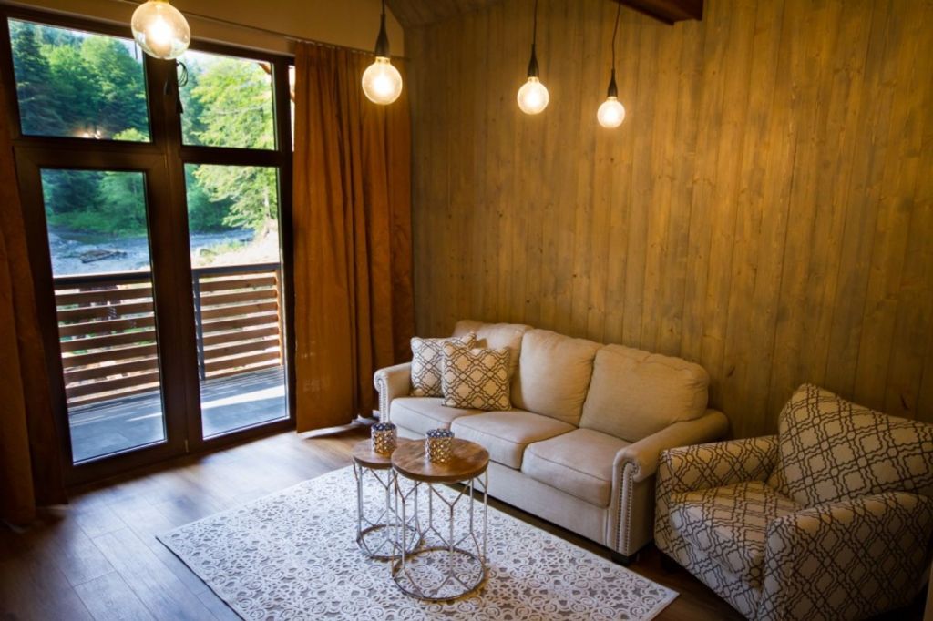 Locația este bine ascunsă în Munții Făgăraș