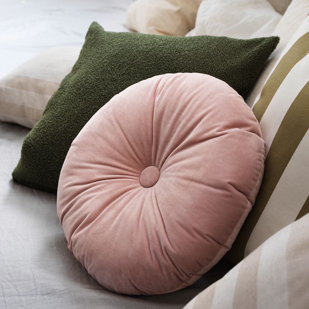 idei_de_întâlniri_pernă_rotundă_roz_IKEA