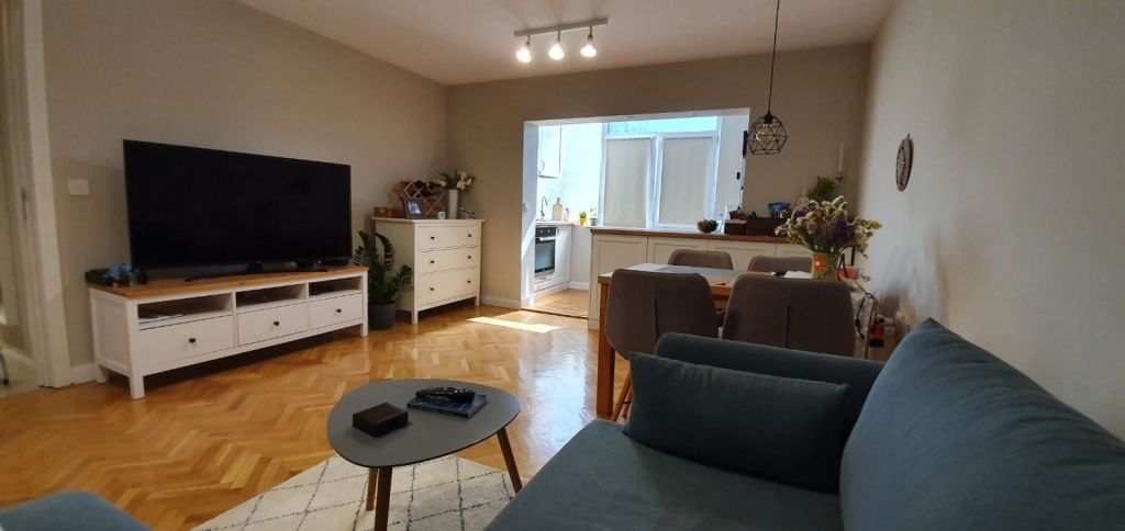 Before and after renovare Tineretului living