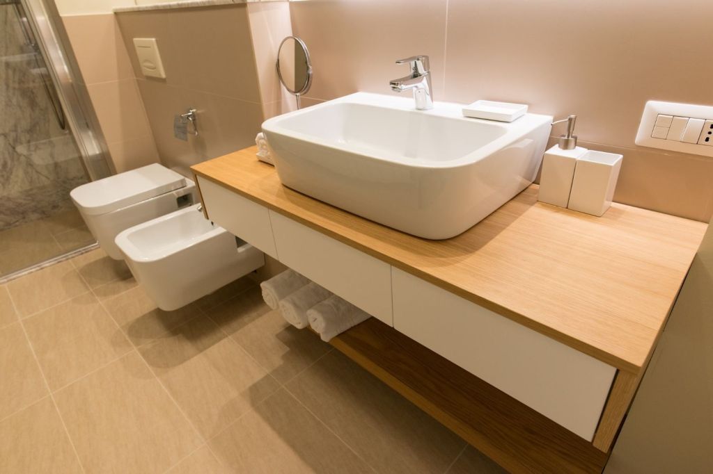 Baie - Renovare apartament mic Bucuresti KiwiStudio (1)