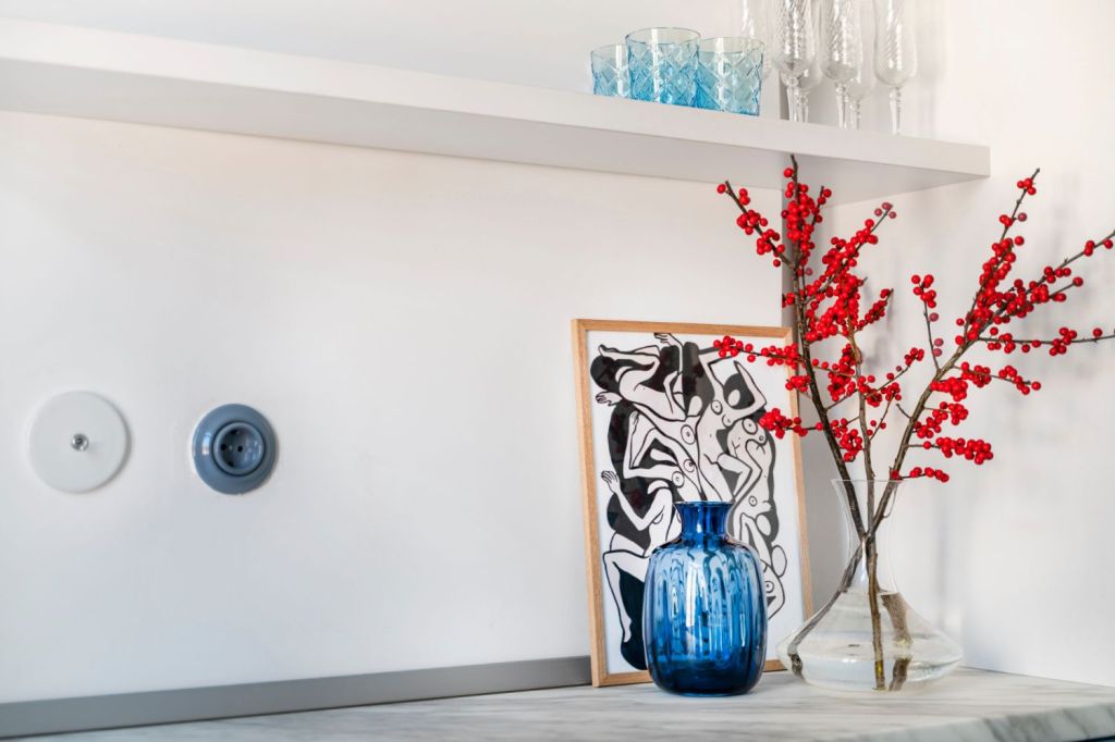 Bucatarie alb si bleu - renovare apartament vechi Amzei - Kanso Design arh. Andra Bica (4)
