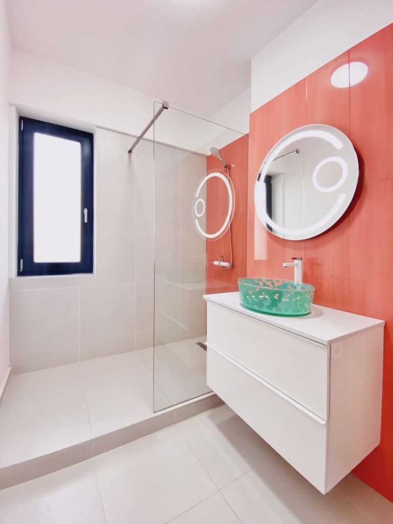 baie rosu corai bubble house apartament doua camere bucuresti