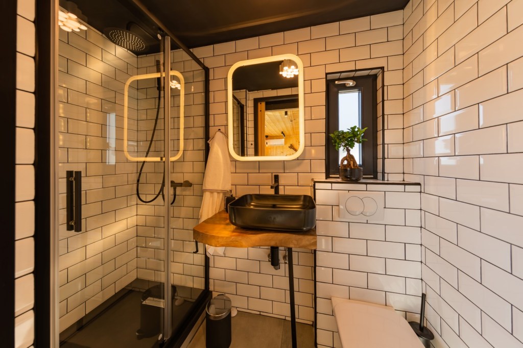 tiny house romania Interior Premium Hub - căsuța construită de Matei