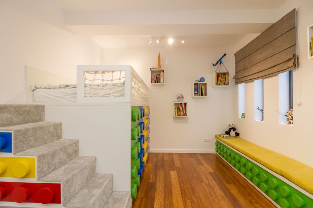 Amenajare camera baiat tematica Lego_Miso Architects (3)