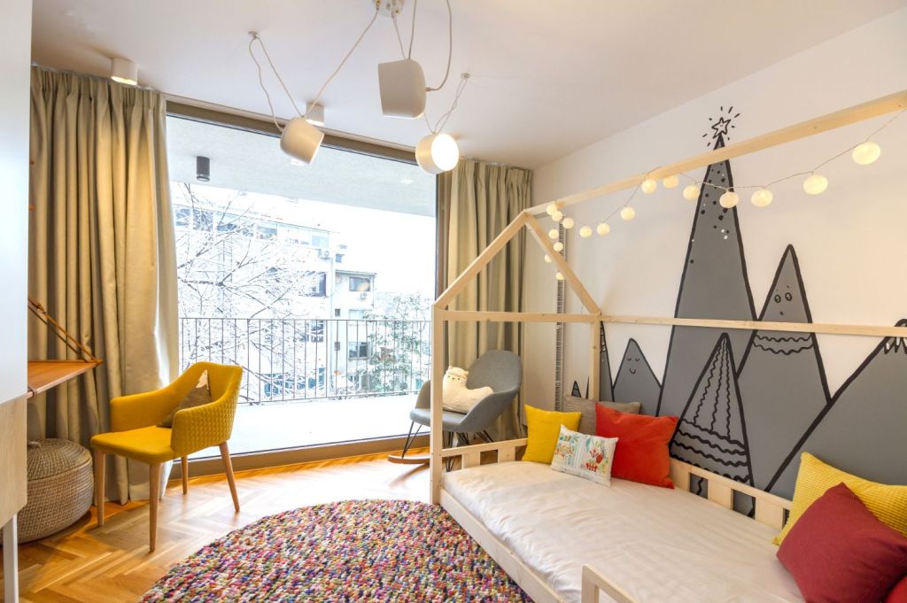 Miso Architects_Ap Travelers' Home-camera copil pat Montessori