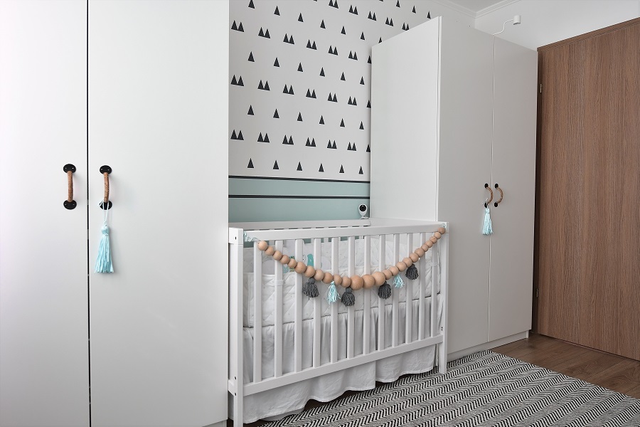 Simona Ungurean Homestyling design interior camera bebe cu alb si bleu