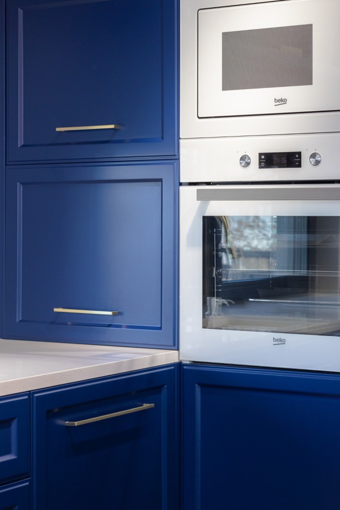 bucatarie albastra la comanda amenajare stil clasic © viewcatchers-10