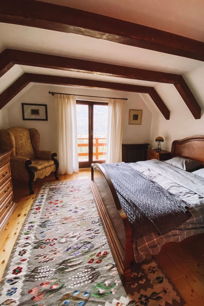 dormitor etaj casa la munte
