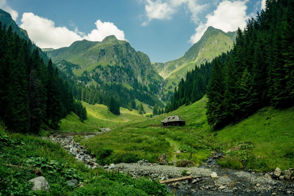 trasee turistice romania stana lui burnei