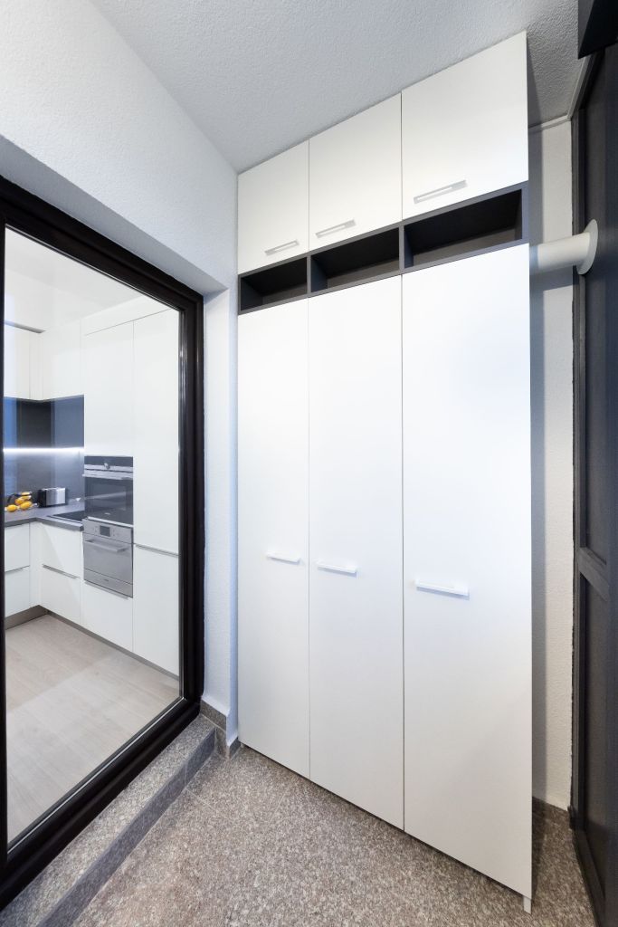 Balcon Garsoniera Bucuresti renovata si modernizata de arh. int. Stefania Bobaru - VIM Studio (9)
