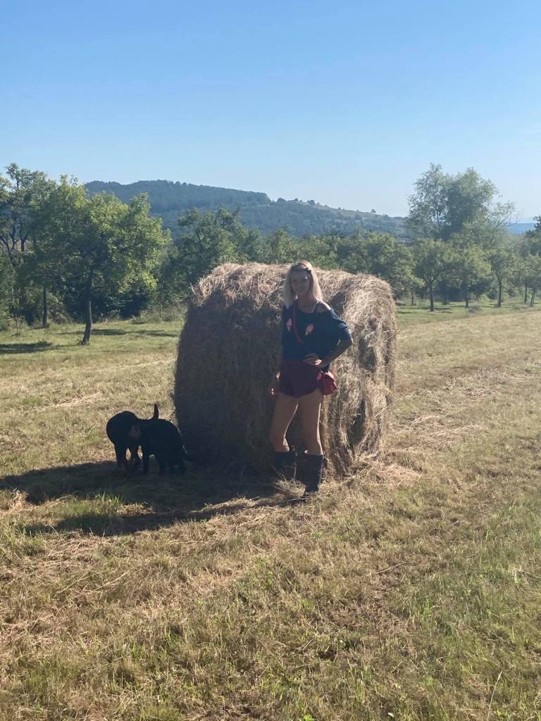 Emma merge în oraș doar pentru cumpărături