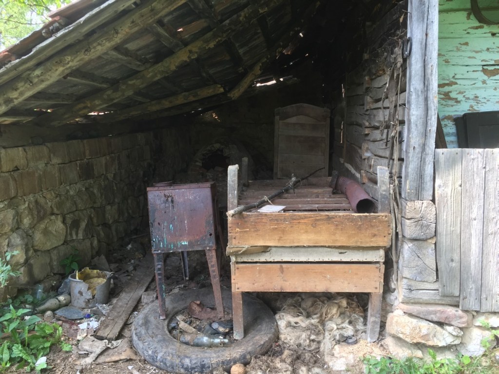 Casa Bătrână a fost construită în anii 1930. Așa arăta înainte de renovare