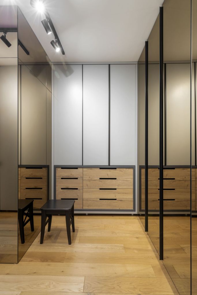 Dressing minimalist - amenajare casa Sibiu - arh. Sergiu Califar Pure-Mess Design