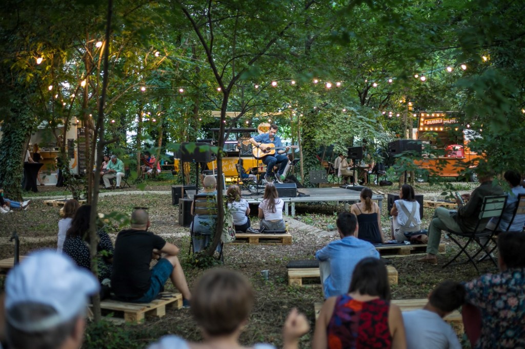 gradini bucuresti Unteatru Open-Air te așteaptă cu teatru, muzică, filme. FOTO: Alex Iacob