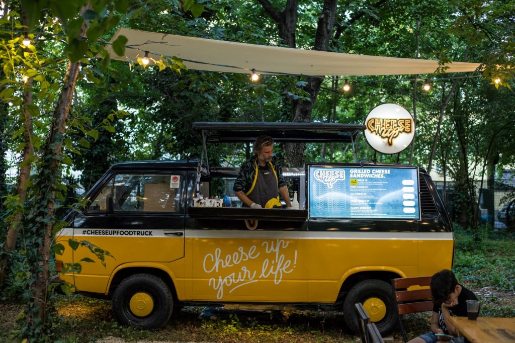 gradini bucuresti Unteatru Open-Air te așteaptă cu teatru, muzică, filme. FOTO: Alex Iacob