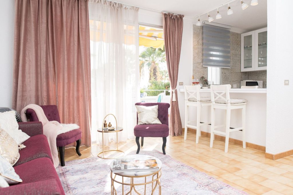 before and after apartament de vacanta living