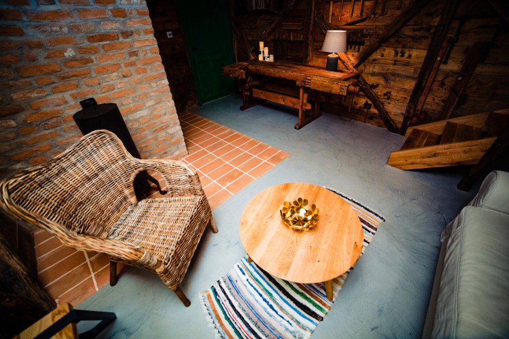 Atelierul de tâmplărie al gospodăriei este un tiny house